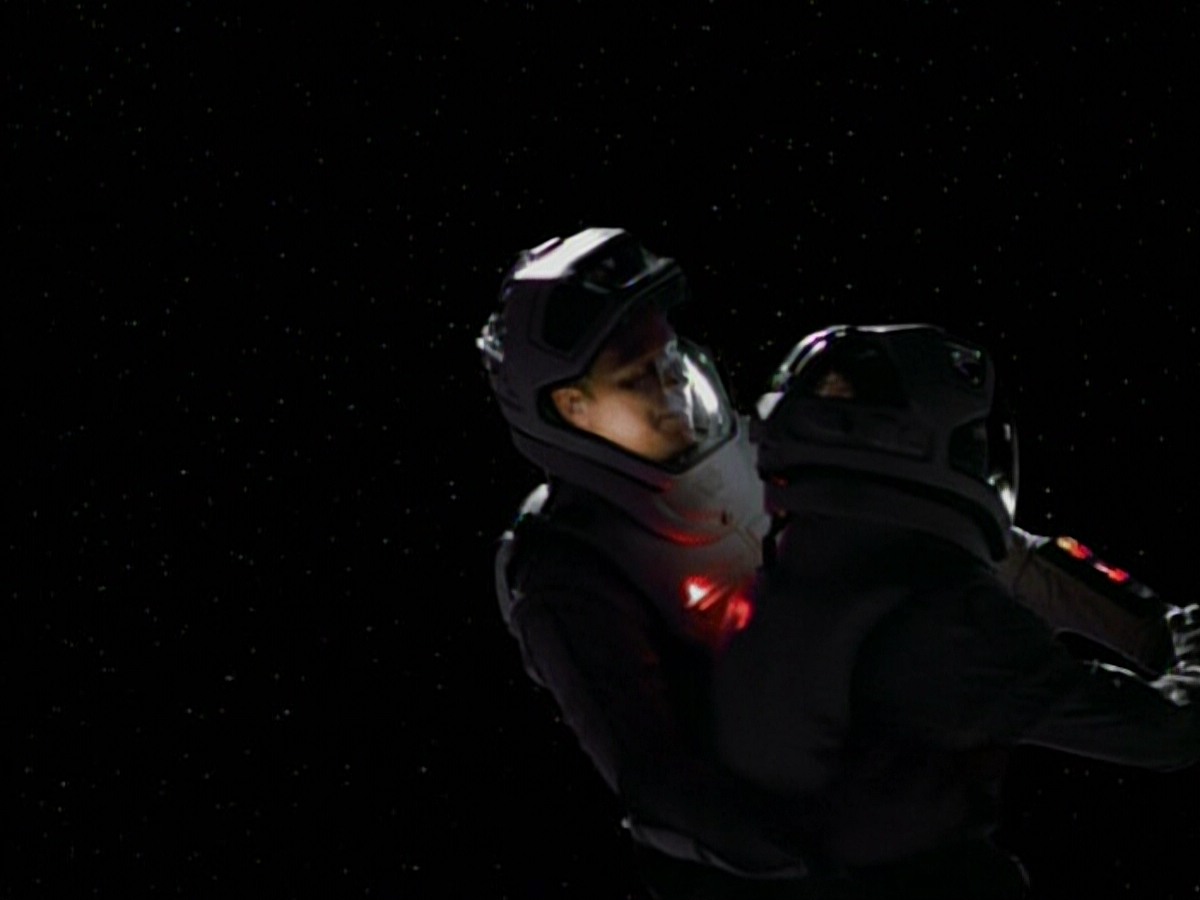extant_StarTrekVoyager_4x03-DayOfHonor_3183.jpg