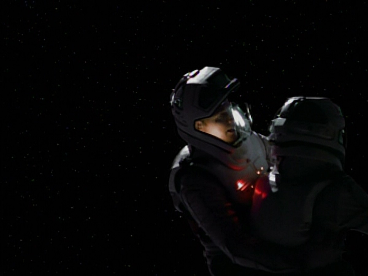 extant_StarTrekVoyager_4x03-DayOfHonor_3185.jpg