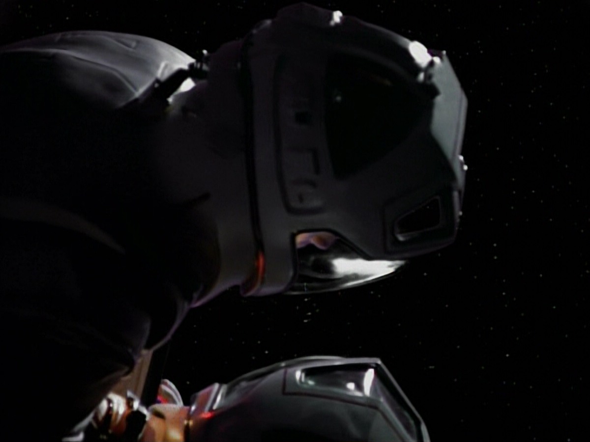 extant_StarTrekVoyager_4x03-DayOfHonor_3207.jpg