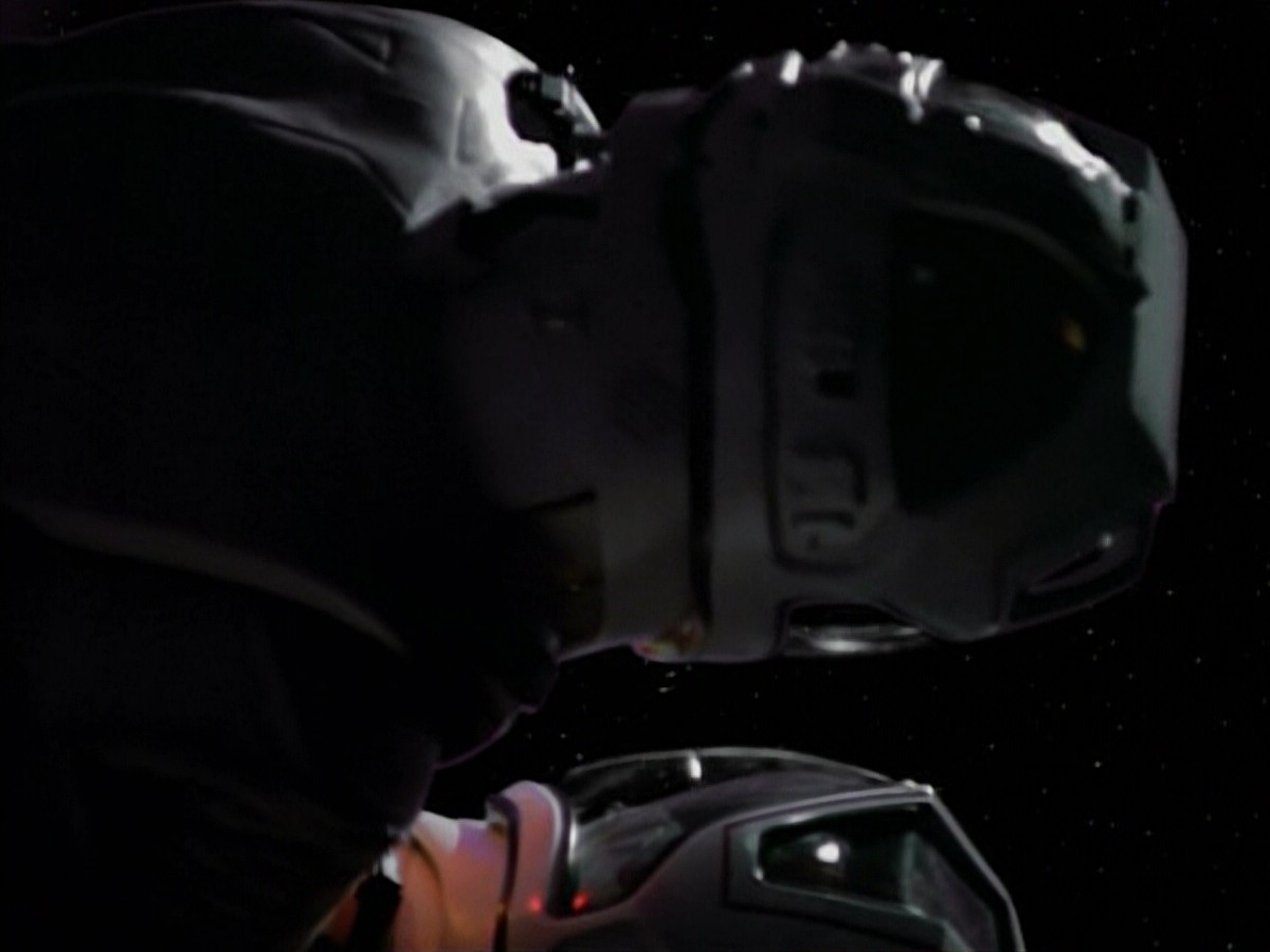 extant_StarTrekVoyager_4x03-DayOfHonor_3209.jpg