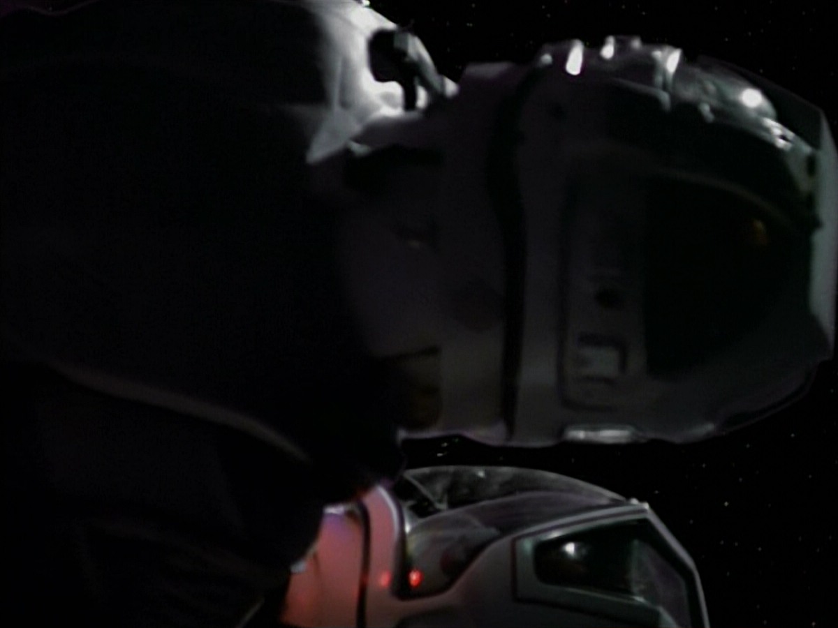 extant_StarTrekVoyager_4x03-DayOfHonor_3210.jpg