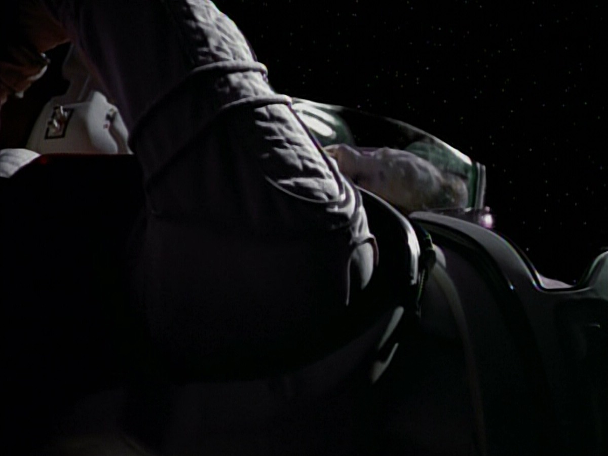 extant_StarTrekVoyager_4x03-DayOfHonor_3220.jpg