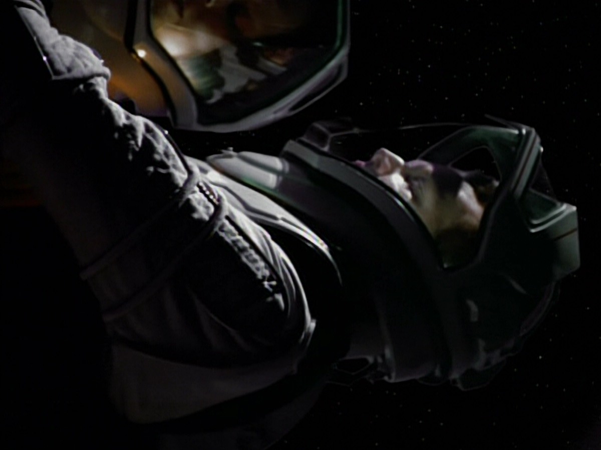 extant_StarTrekVoyager_4x03-DayOfHonor_3225.jpg