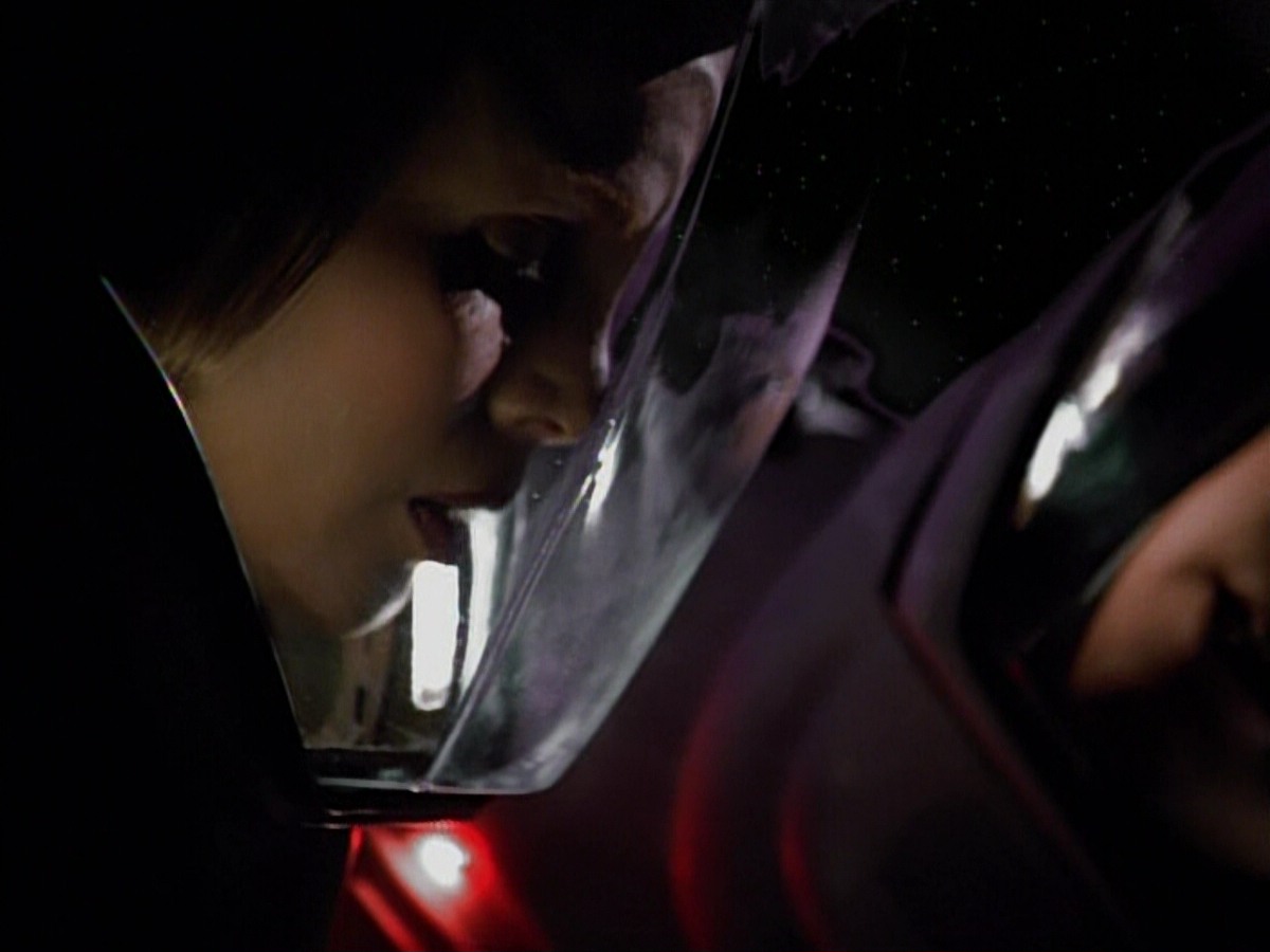 extant_StarTrekVoyager_4x03-DayOfHonor_3280.jpg