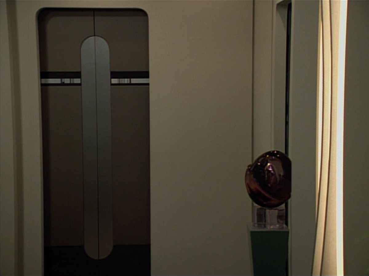 extant_StarTrekVoyager_4x03-DayOfHonor_3309.jpg
