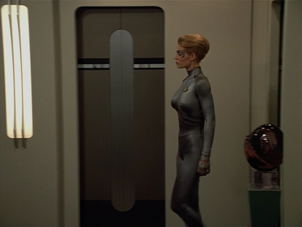 extant_StarTrekVoyager_4x03-DayOfHonor_3311.jpg