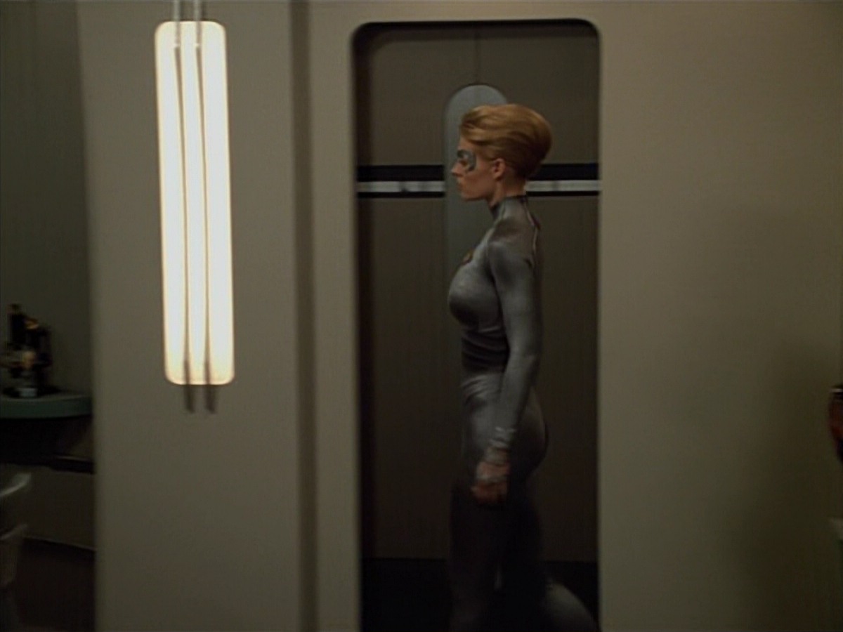 extant_StarTrekVoyager_4x03-DayOfHonor_3312.jpg