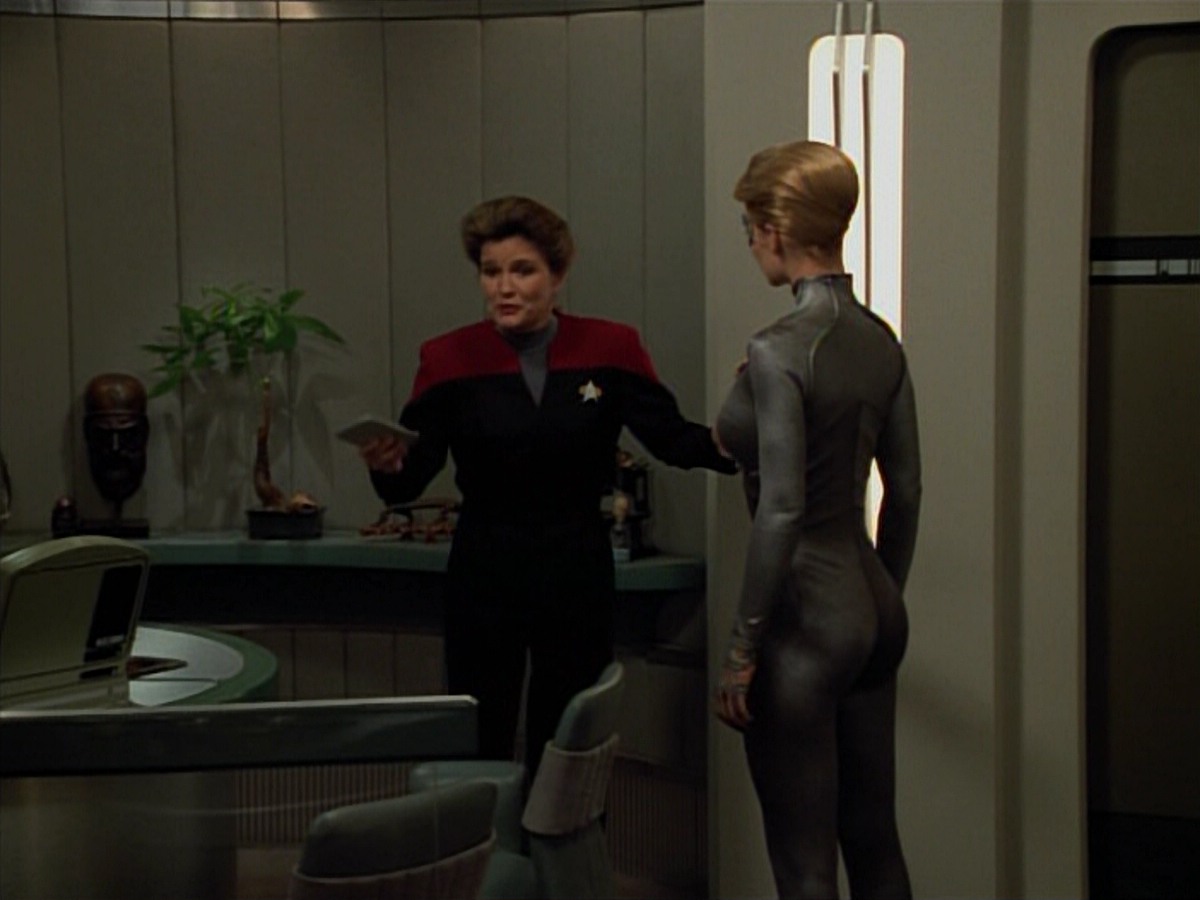 extant_StarTrekVoyager_4x03-DayOfHonor_3317.jpg