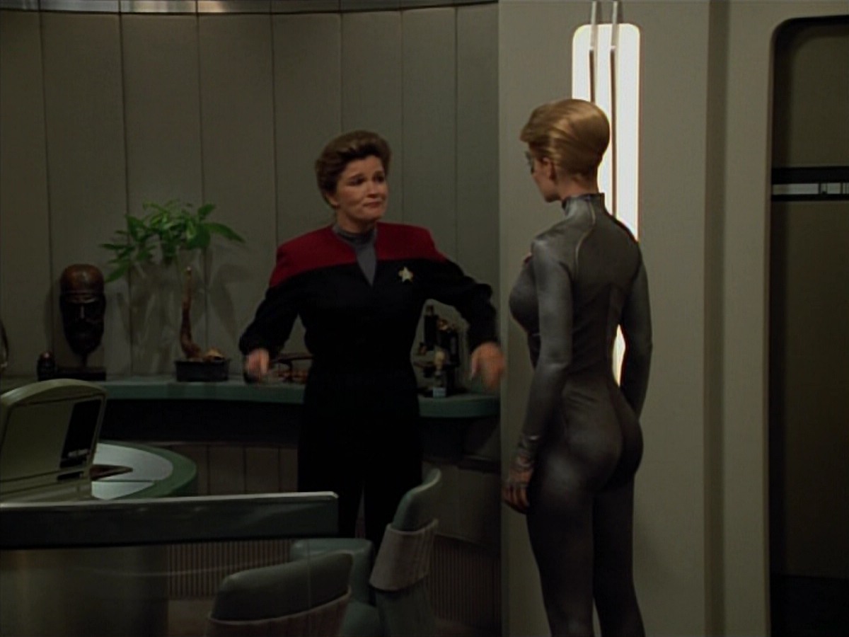 extant_StarTrekVoyager_4x03-DayOfHonor_3318.jpg