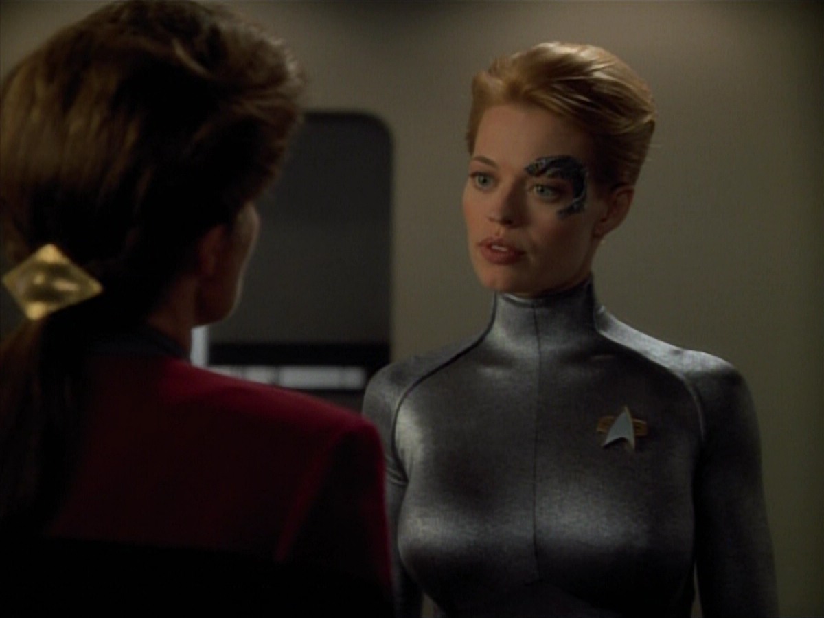 extant_StarTrekVoyager_4x03-DayOfHonor_3325.jpg