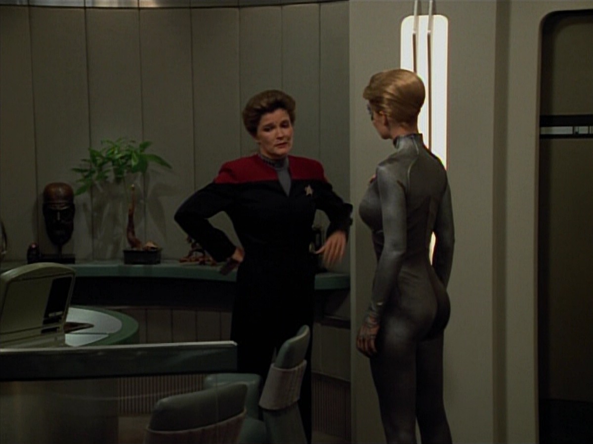 extant_StarTrekVoyager_4x03-DayOfHonor_3342.jpg