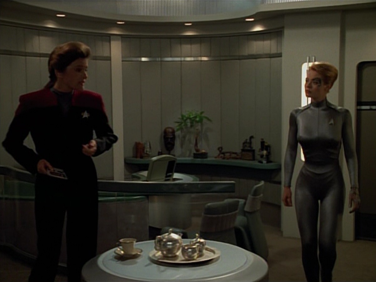 extant_StarTrekVoyager_4x03-DayOfHonor_3356.jpg