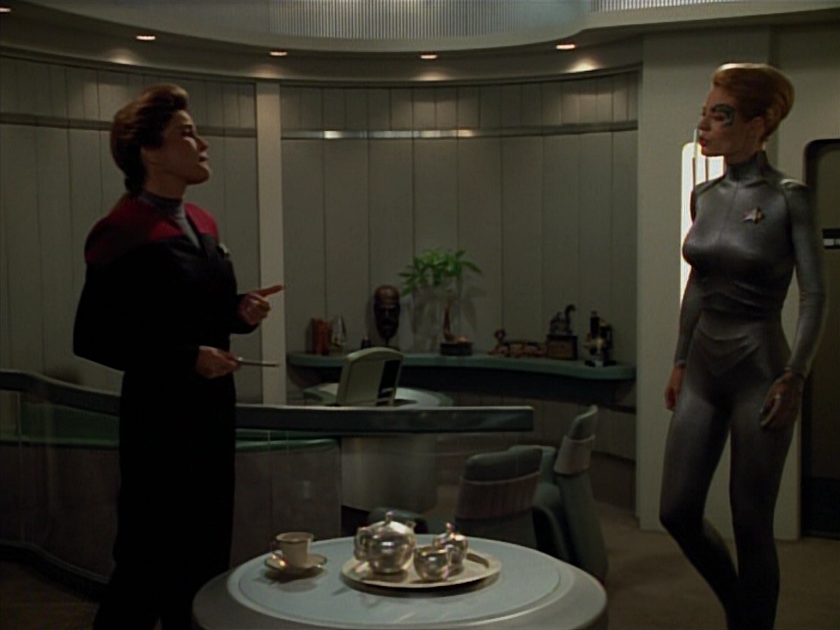 extant_StarTrekVoyager_4x03-DayOfHonor_3358.jpg
