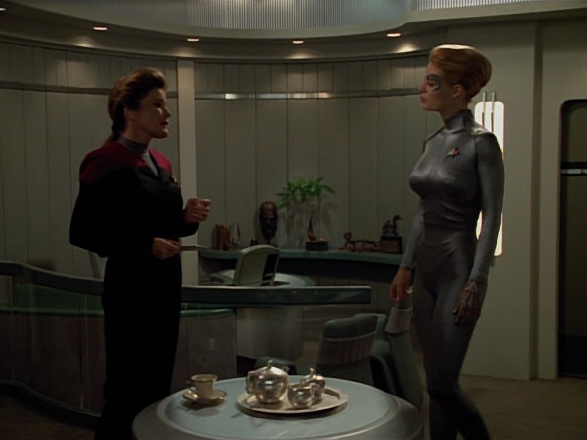 extant_StarTrekVoyager_4x03-DayOfHonor_3360.jpg