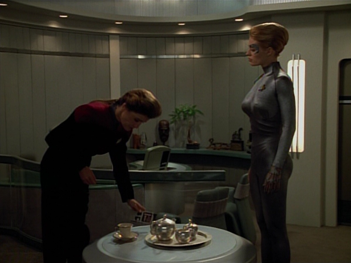 extant_StarTrekVoyager_4x03-DayOfHonor_3374.jpg