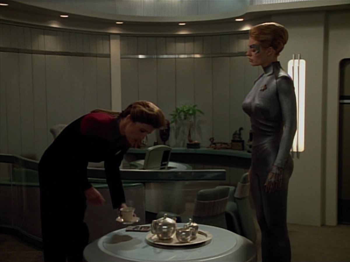 extant_StarTrekVoyager_4x03-DayOfHonor_3377.jpg