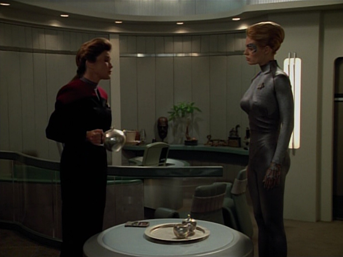 extant_StarTrekVoyager_4x03-DayOfHonor_3381.jpg