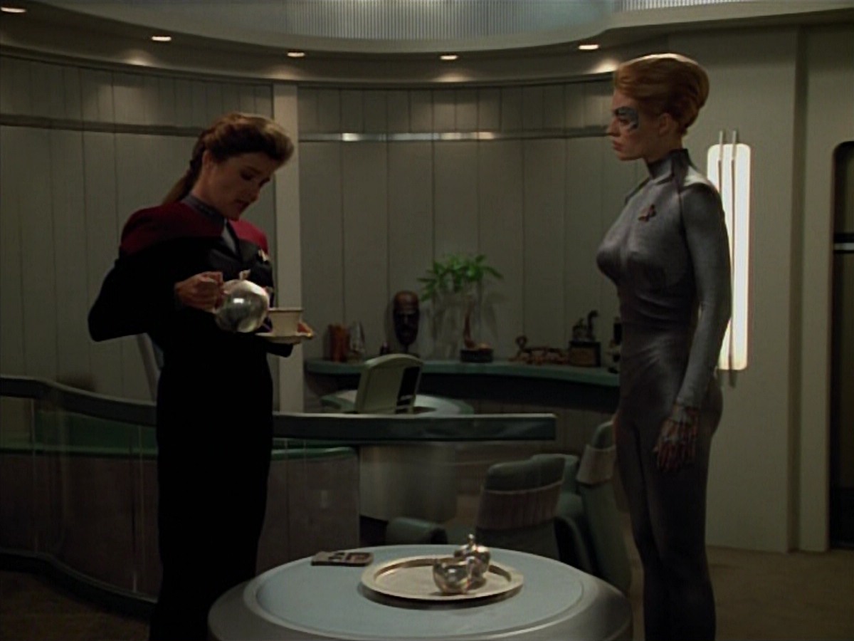 extant_StarTrekVoyager_4x03-DayOfHonor_3384.jpg