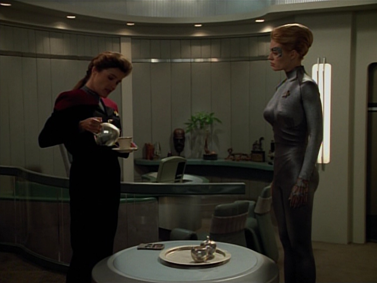 extant_StarTrekVoyager_4x03-DayOfHonor_3385.jpg