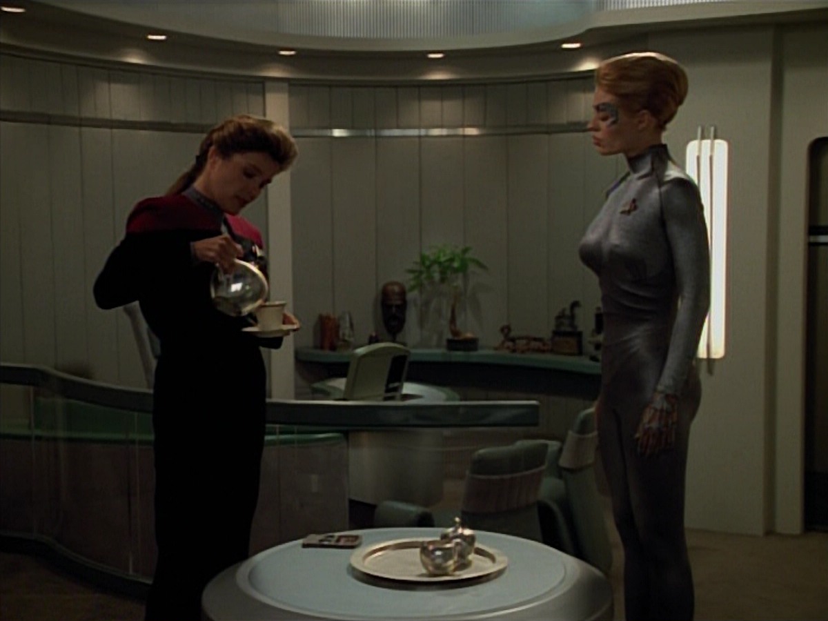 extant_StarTrekVoyager_4x03-DayOfHonor_3388.jpg
