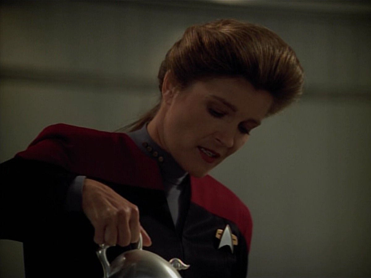 extant_StarTrekVoyager_4x03-DayOfHonor_3400.jpg