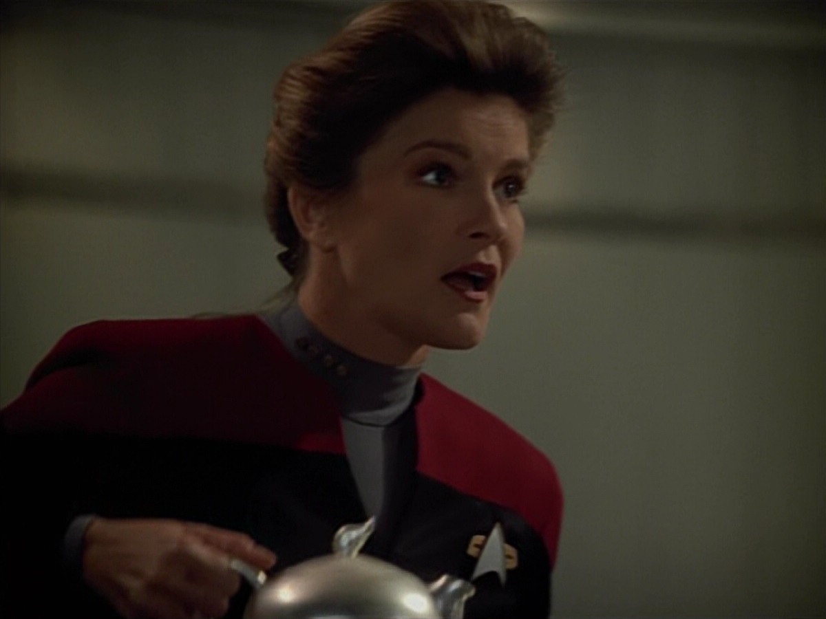extant_StarTrekVoyager_4x03-DayOfHonor_3405.jpg