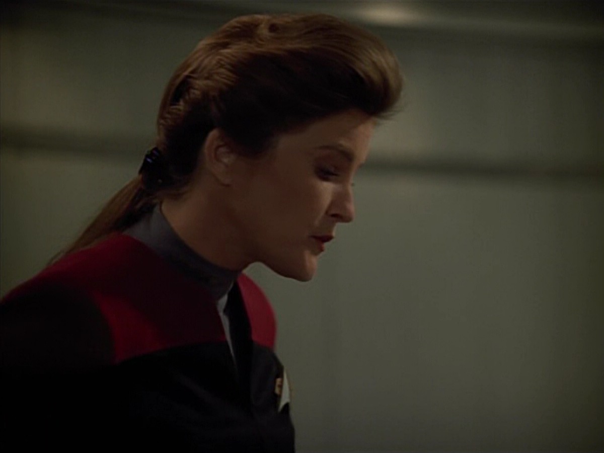 extant_StarTrekVoyager_4x03-DayOfHonor_3406.jpg