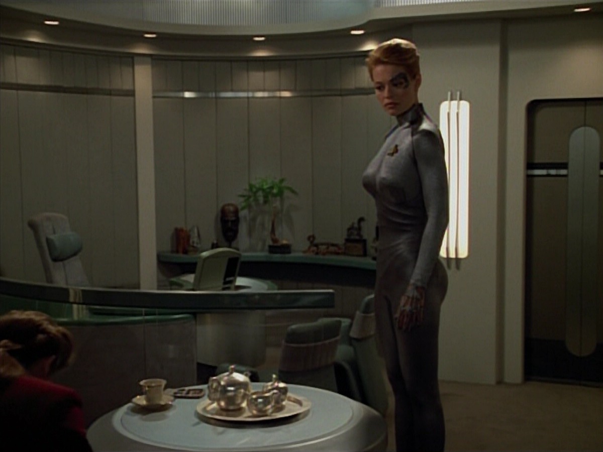 extant_StarTrekVoyager_4x03-DayOfHonor_3556.jpg