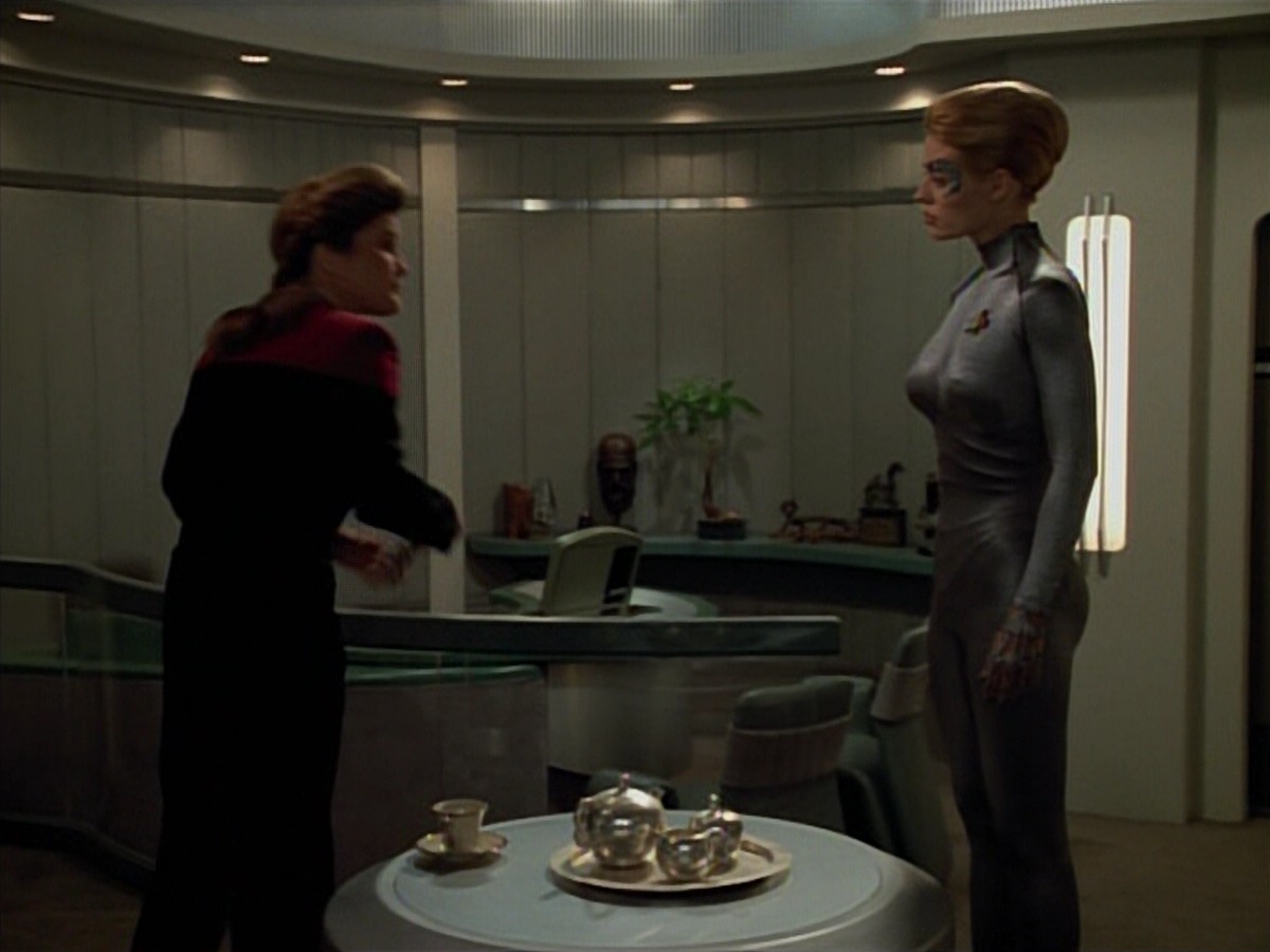 extant_StarTrekVoyager_4x03-DayOfHonor_3562.jpg