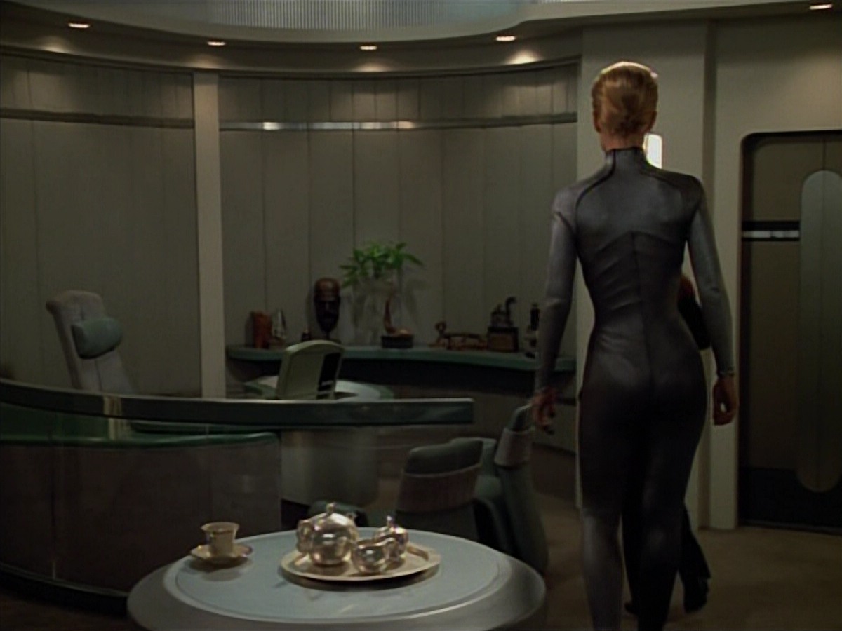 extant_StarTrekVoyager_4x03-DayOfHonor_3569.jpg