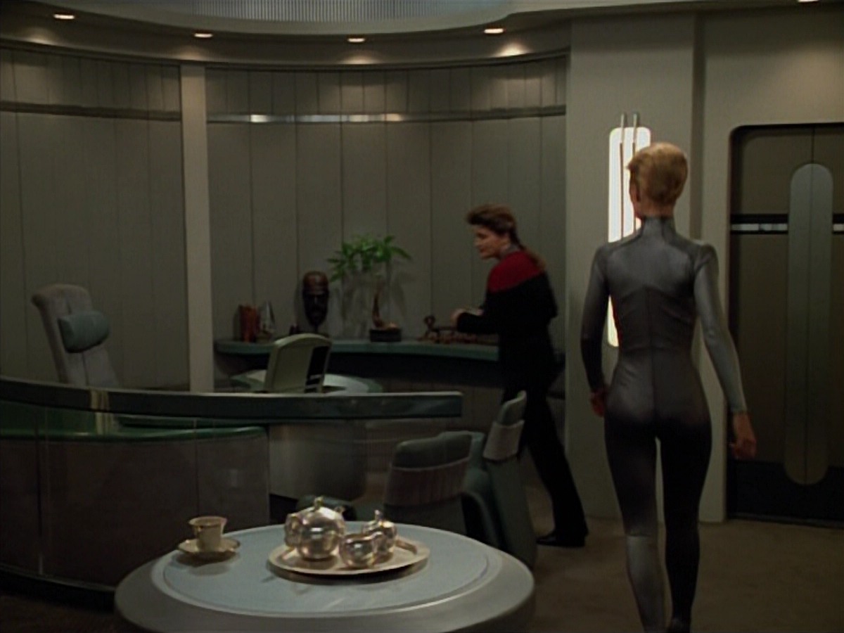 extant_StarTrekVoyager_4x03-DayOfHonor_3571.jpg
