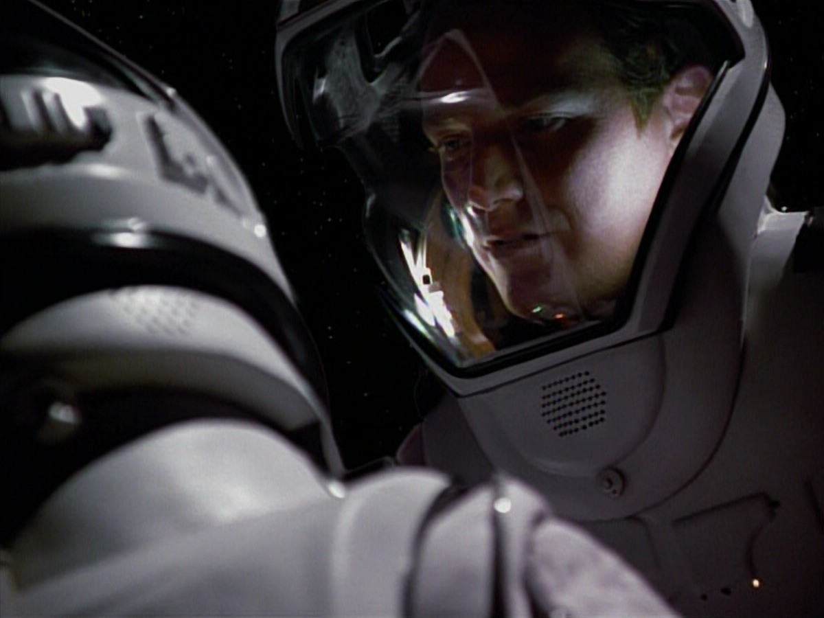 extant_StarTrekVoyager_4x03-DayOfHonor_3681.jpg