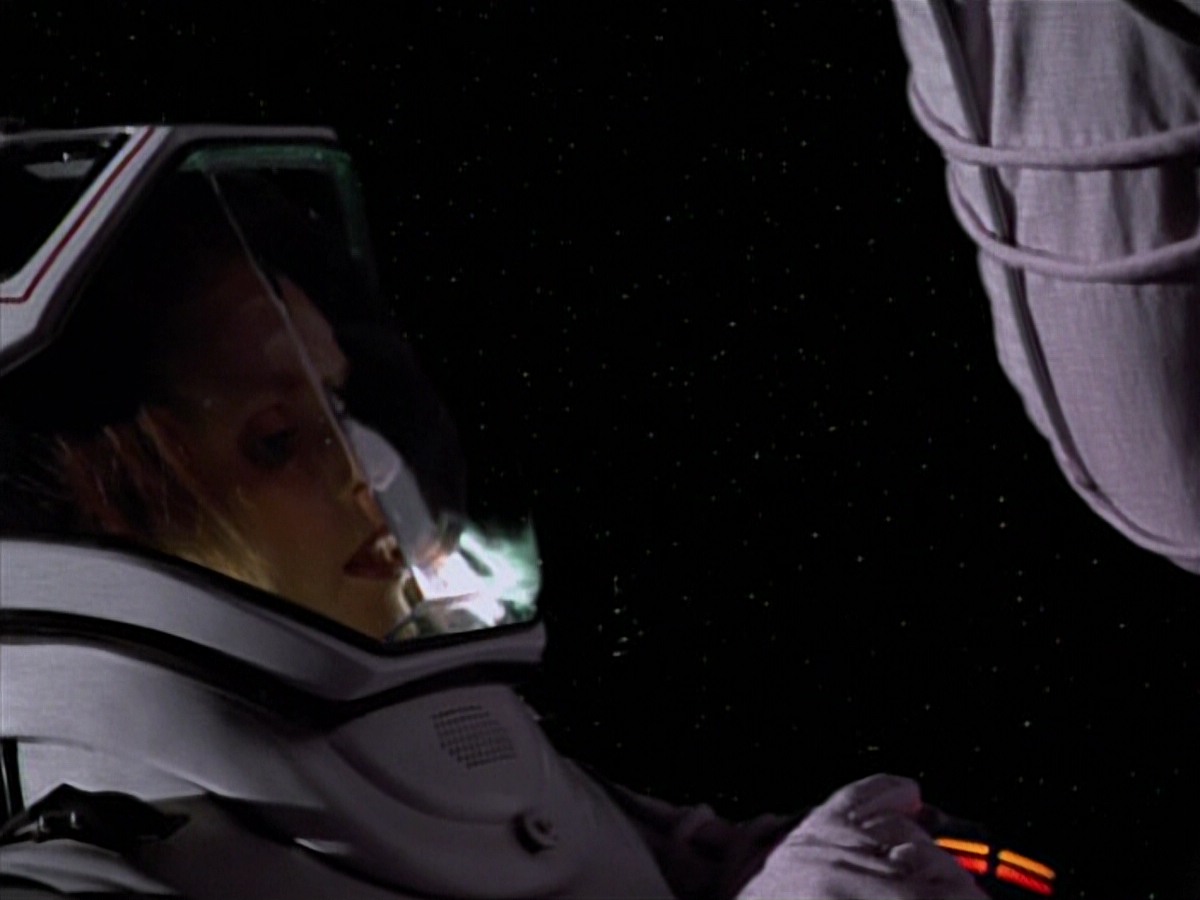 extant_StarTrekVoyager_4x03-DayOfHonor_3717.jpg