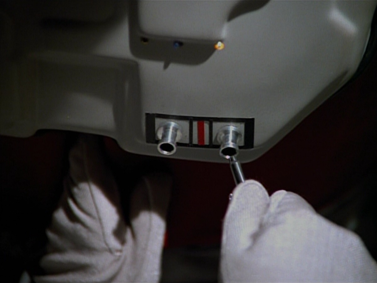 extant_StarTrekVoyager_4x03-DayOfHonor_3736.jpg
