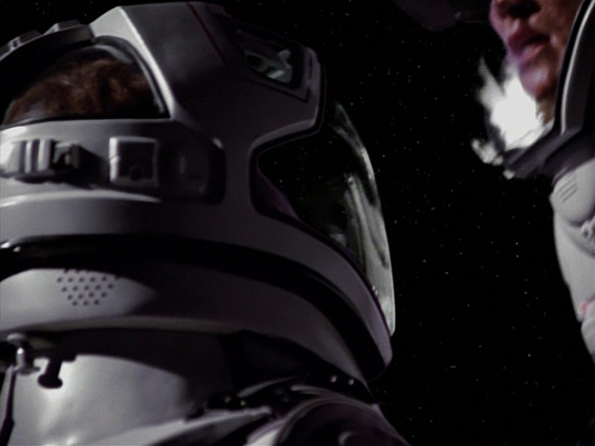 extant_StarTrekVoyager_4x03-DayOfHonor_3749.jpg