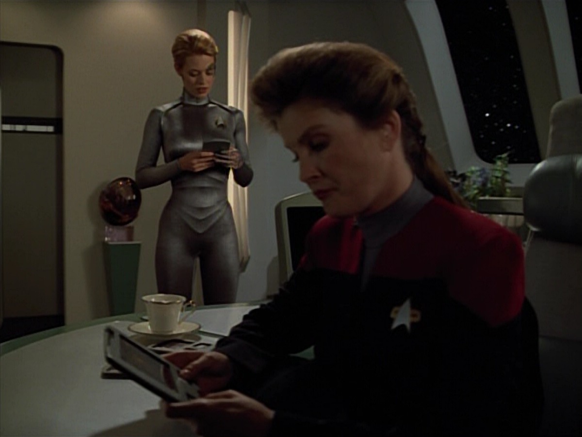 extant_StarTrekVoyager_4x03-DayOfHonor_3818.jpg