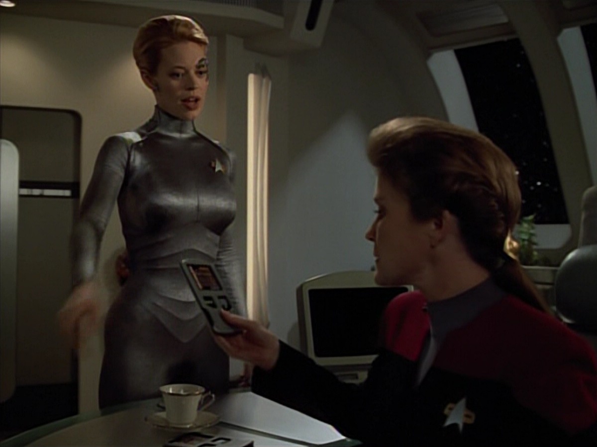 extant_StarTrekVoyager_4x03-DayOfHonor_3827.jpg