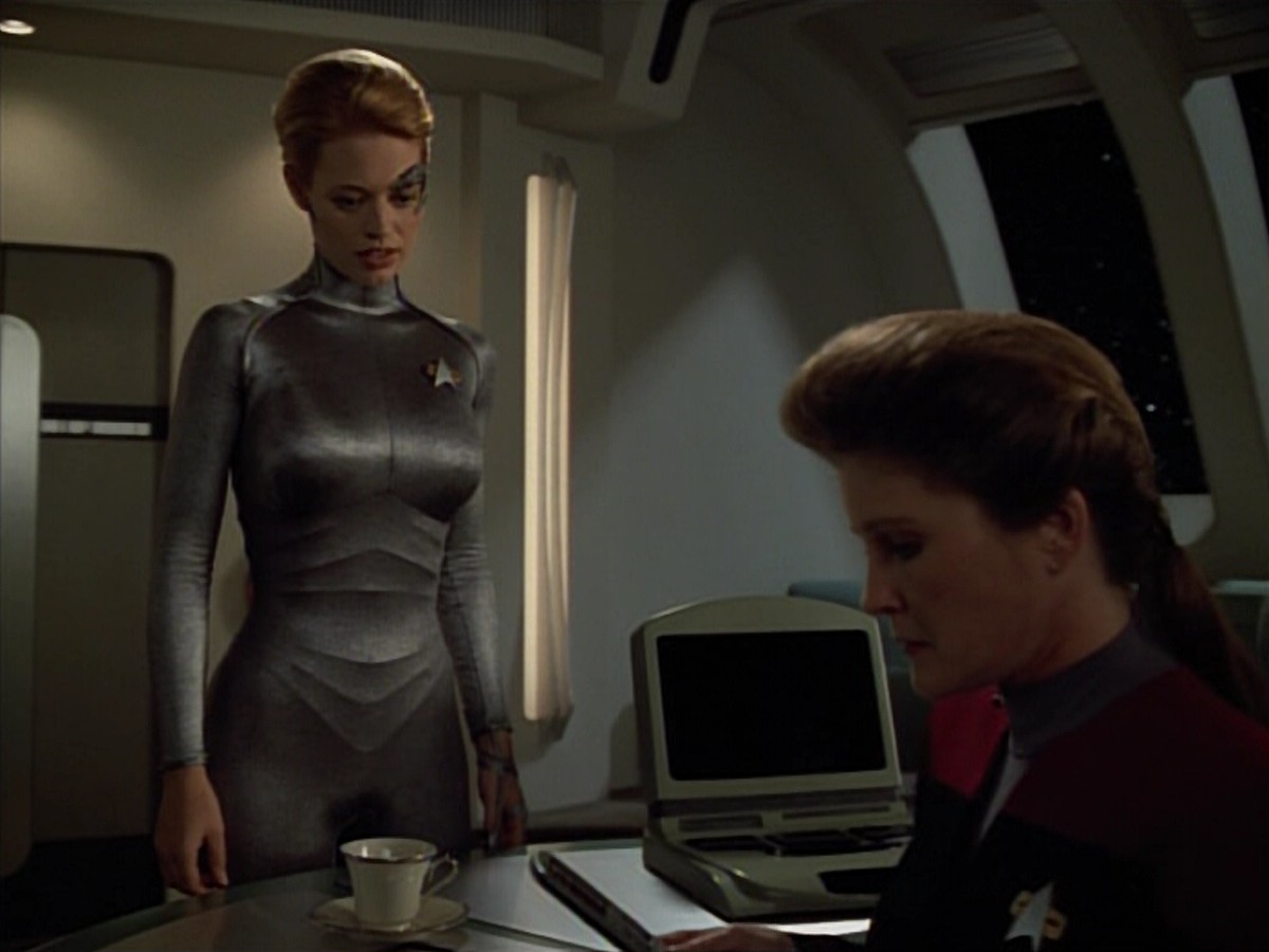 extant_StarTrekVoyager_4x03-DayOfHonor_3833.jpg