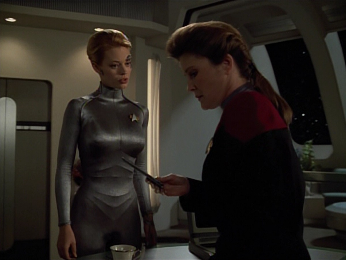 extant_StarTrekVoyager_4x03-DayOfHonor_3837.jpg