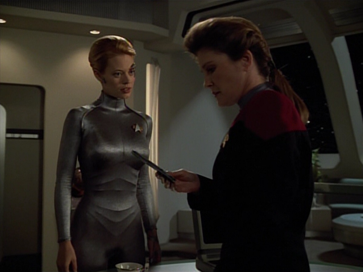 extant_StarTrekVoyager_4x03-DayOfHonor_3838.jpg