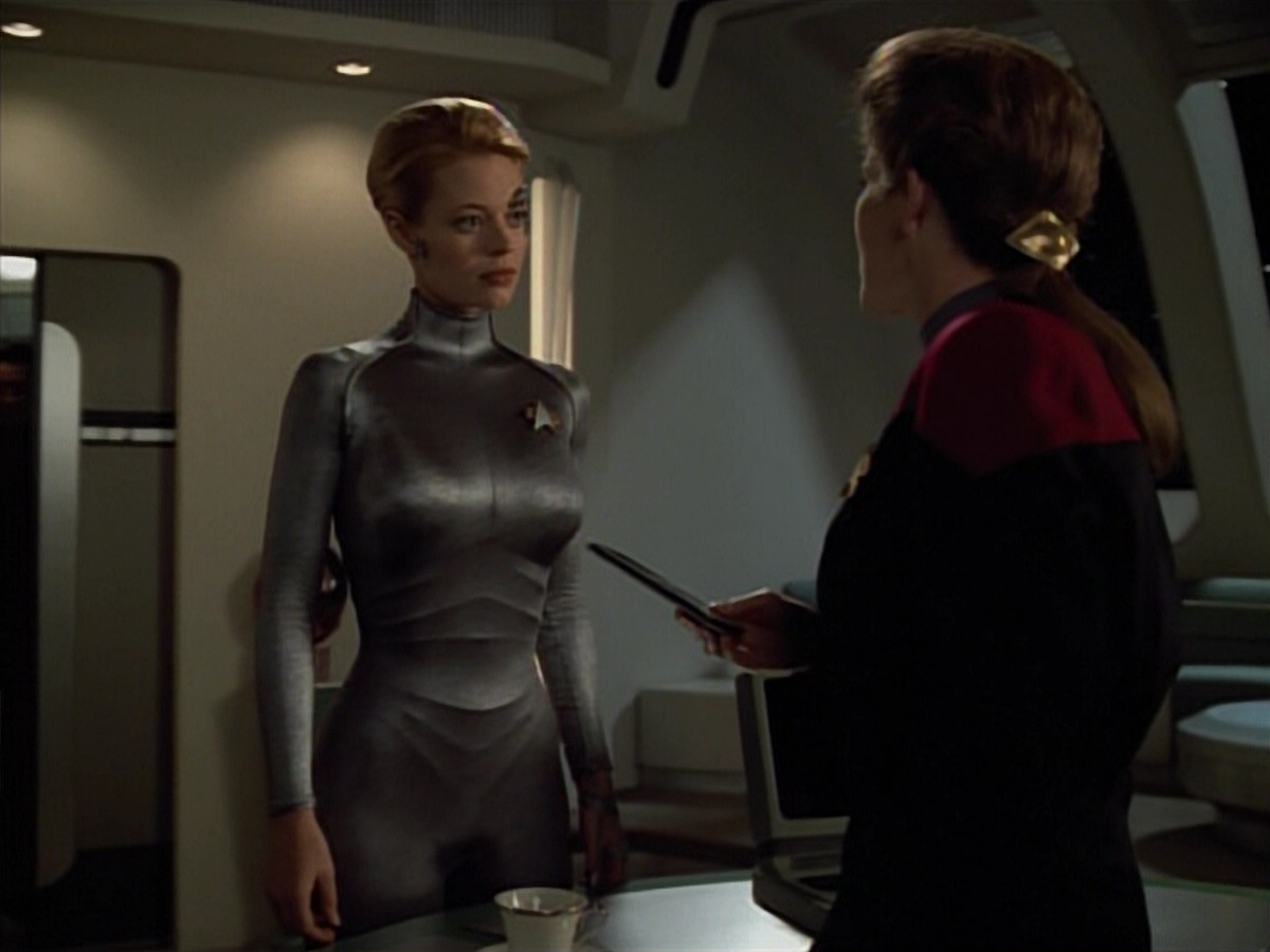 extant_StarTrekVoyager_4x03-DayOfHonor_3847.jpg