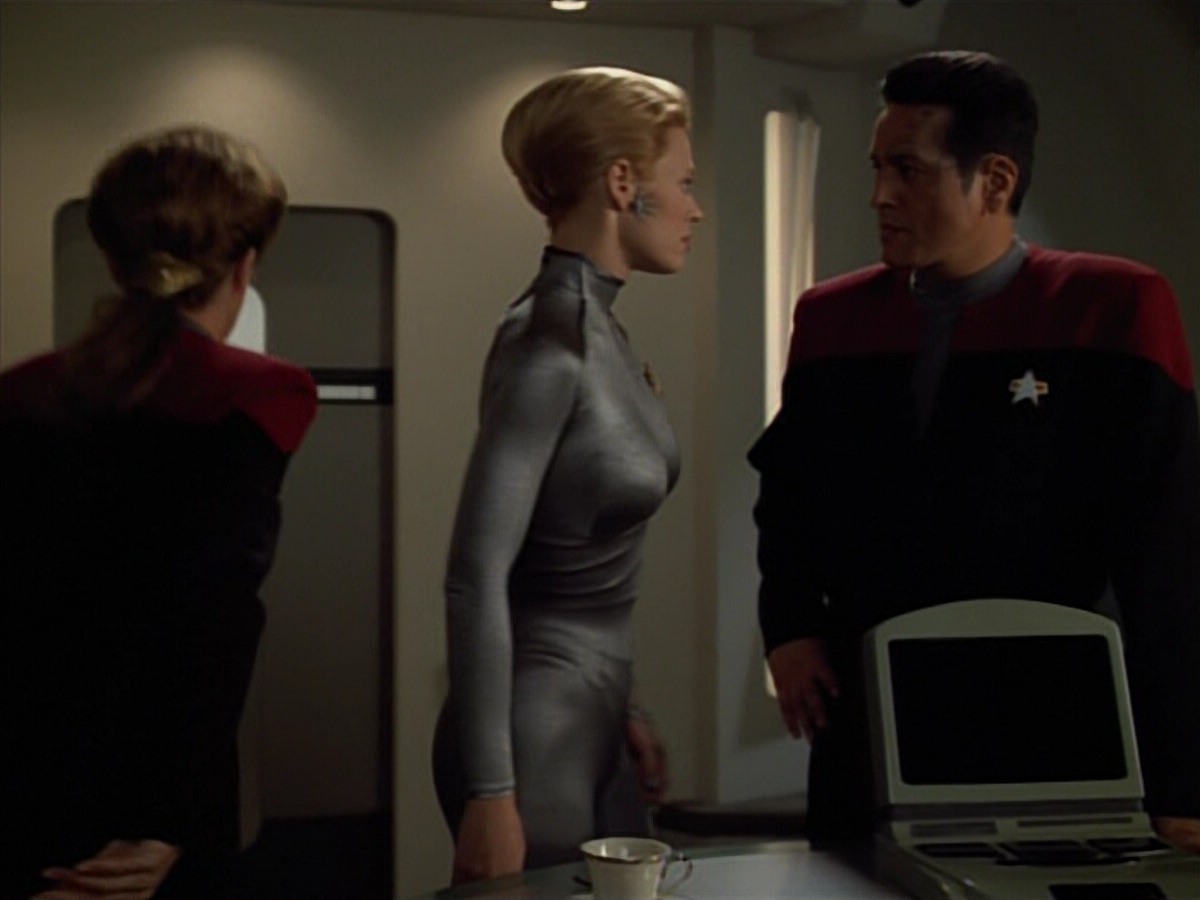 extant_StarTrekVoyager_4x03-DayOfHonor_3874.jpg