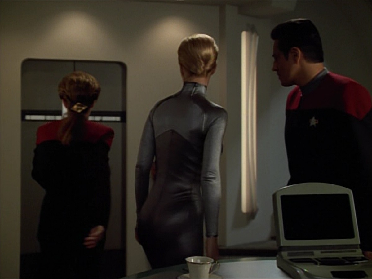 extant_StarTrekVoyager_4x03-DayOfHonor_3875.jpg