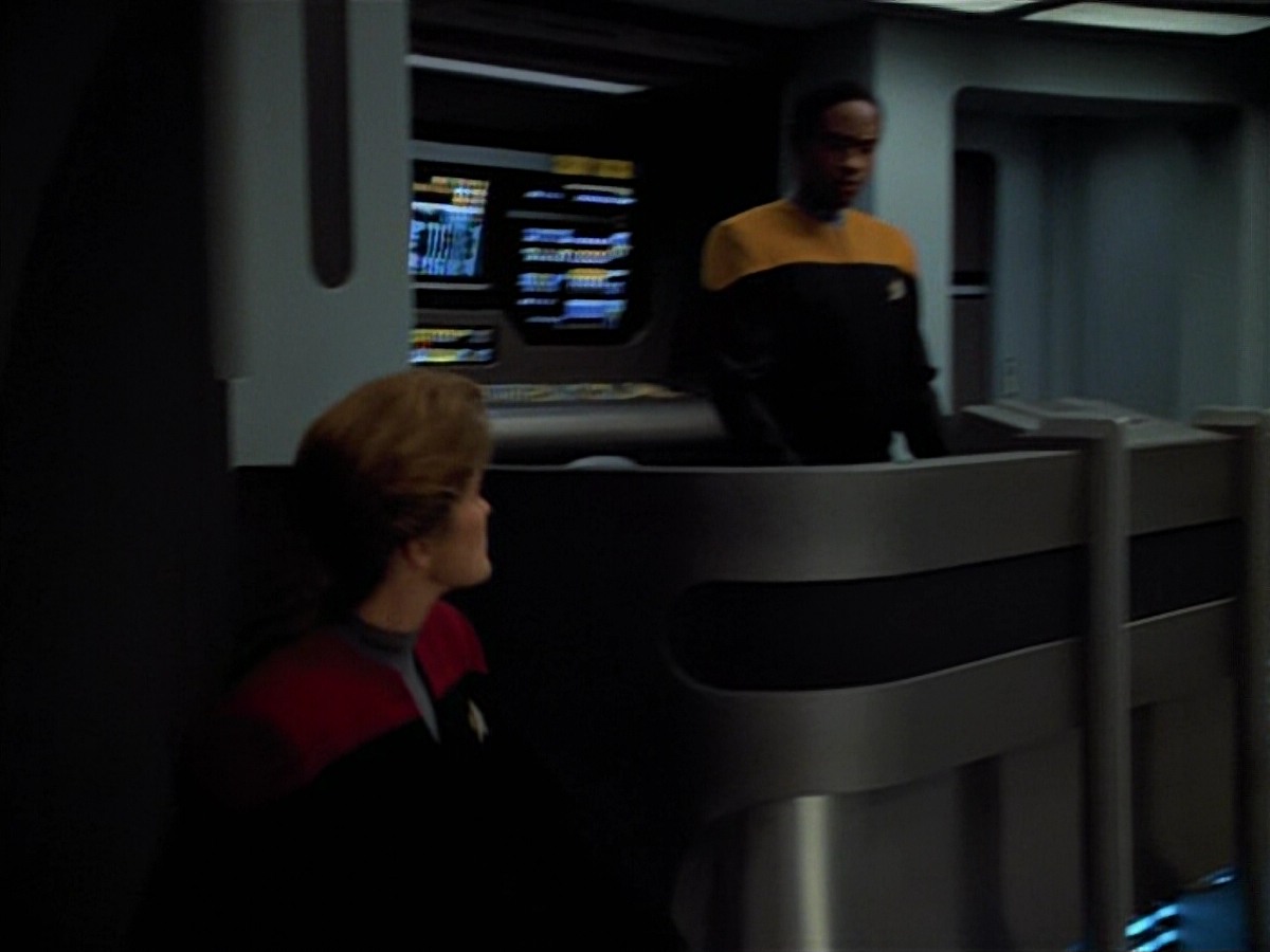 extant_StarTrekVoyager_4x03-DayOfHonor_3880.jpg