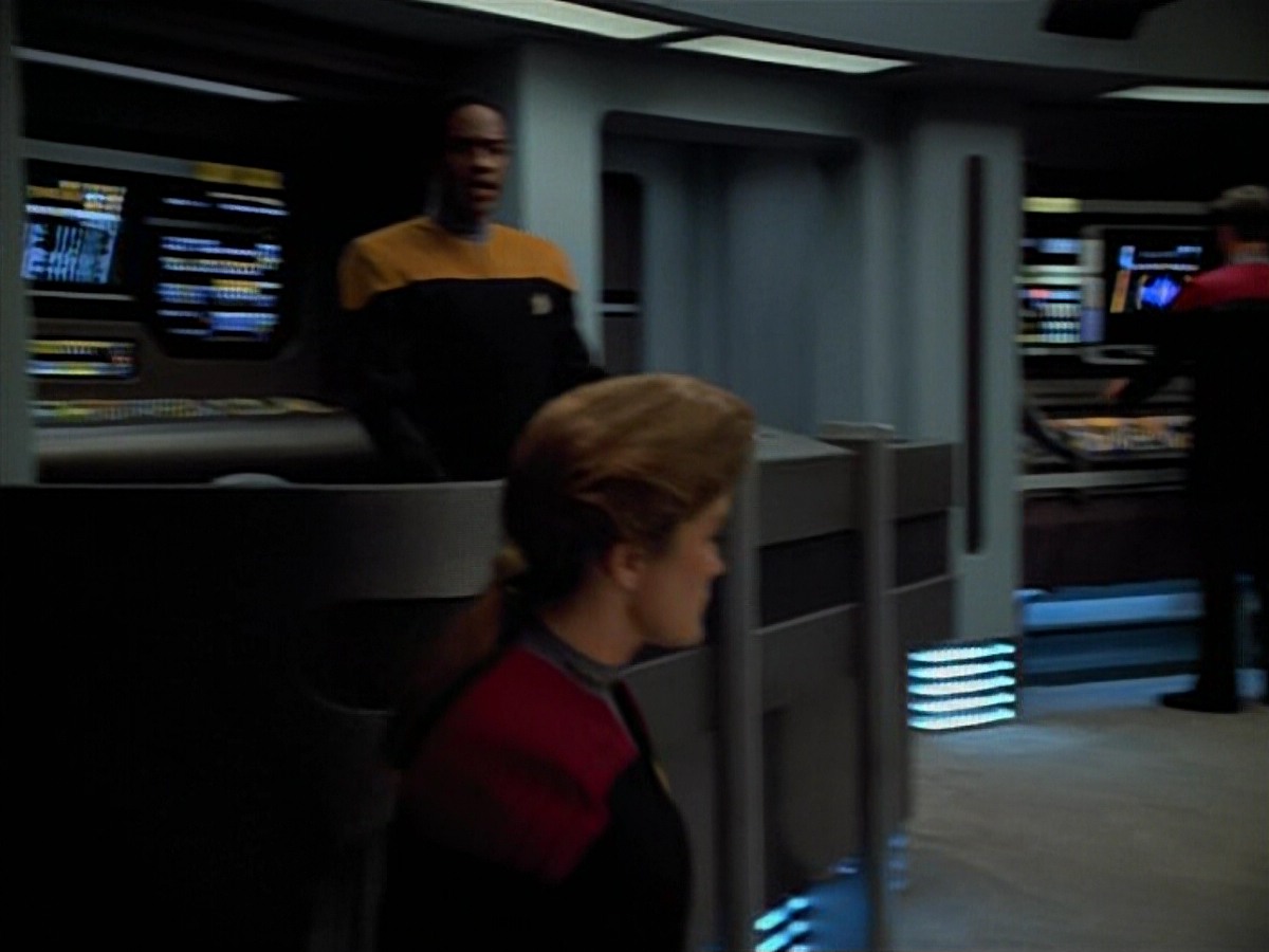 extant_StarTrekVoyager_4x03-DayOfHonor_3881.jpg