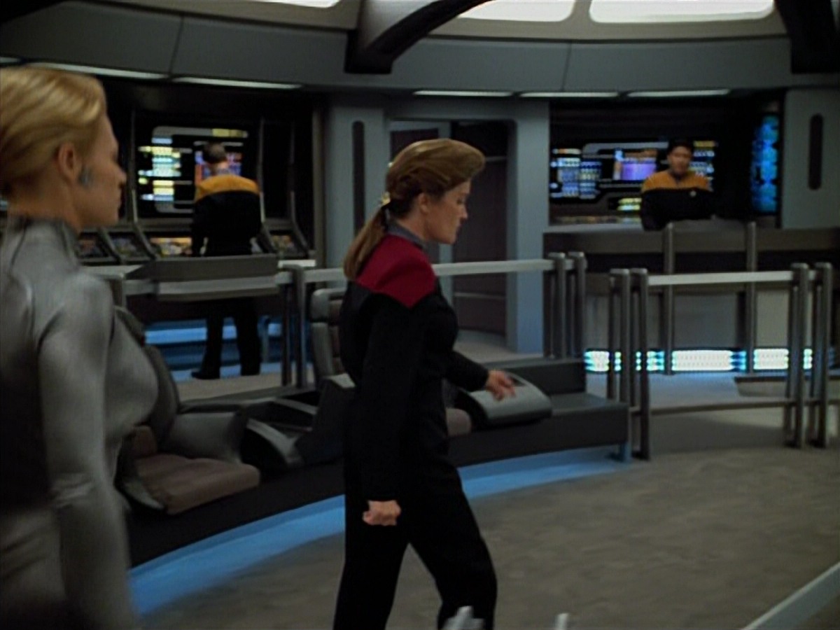 extant_StarTrekVoyager_4x03-DayOfHonor_3886.jpg
