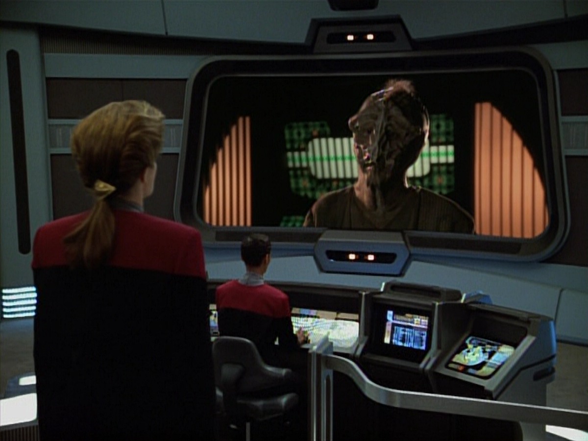 extant_StarTrekVoyager_4x03-DayOfHonor_3893.jpg