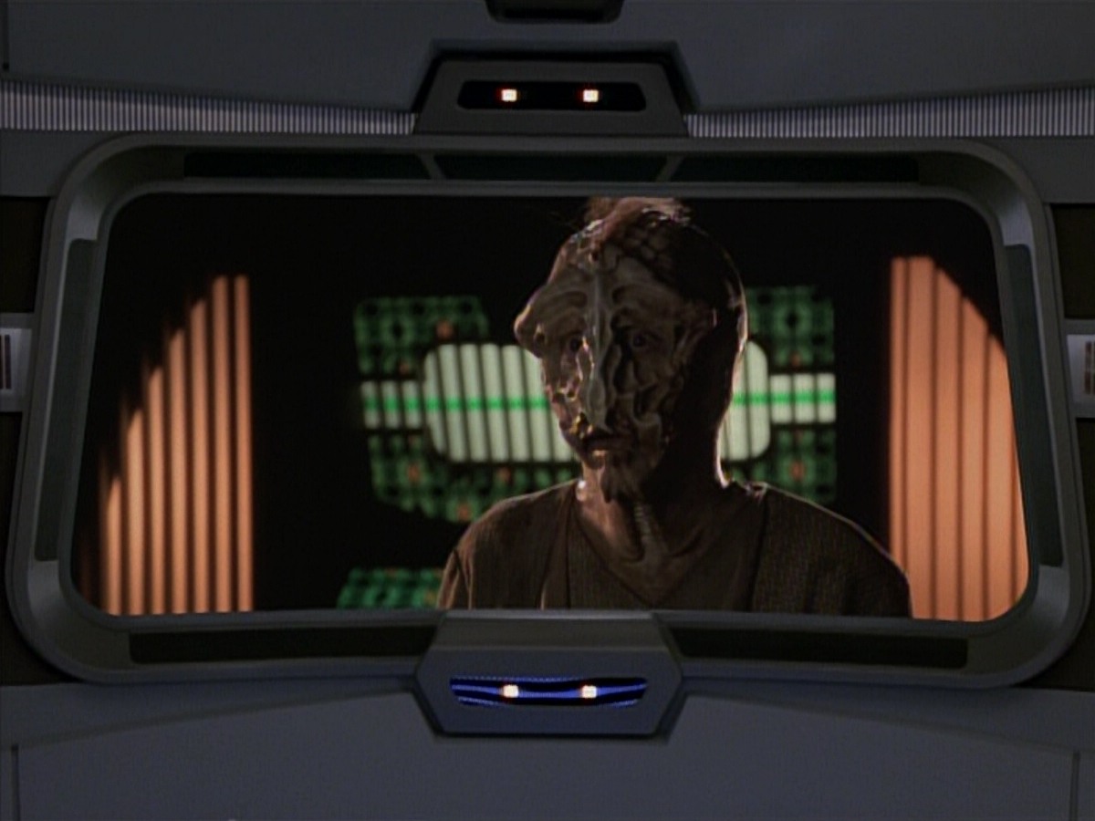 extant_StarTrekVoyager_4x03-DayOfHonor_3900.jpg