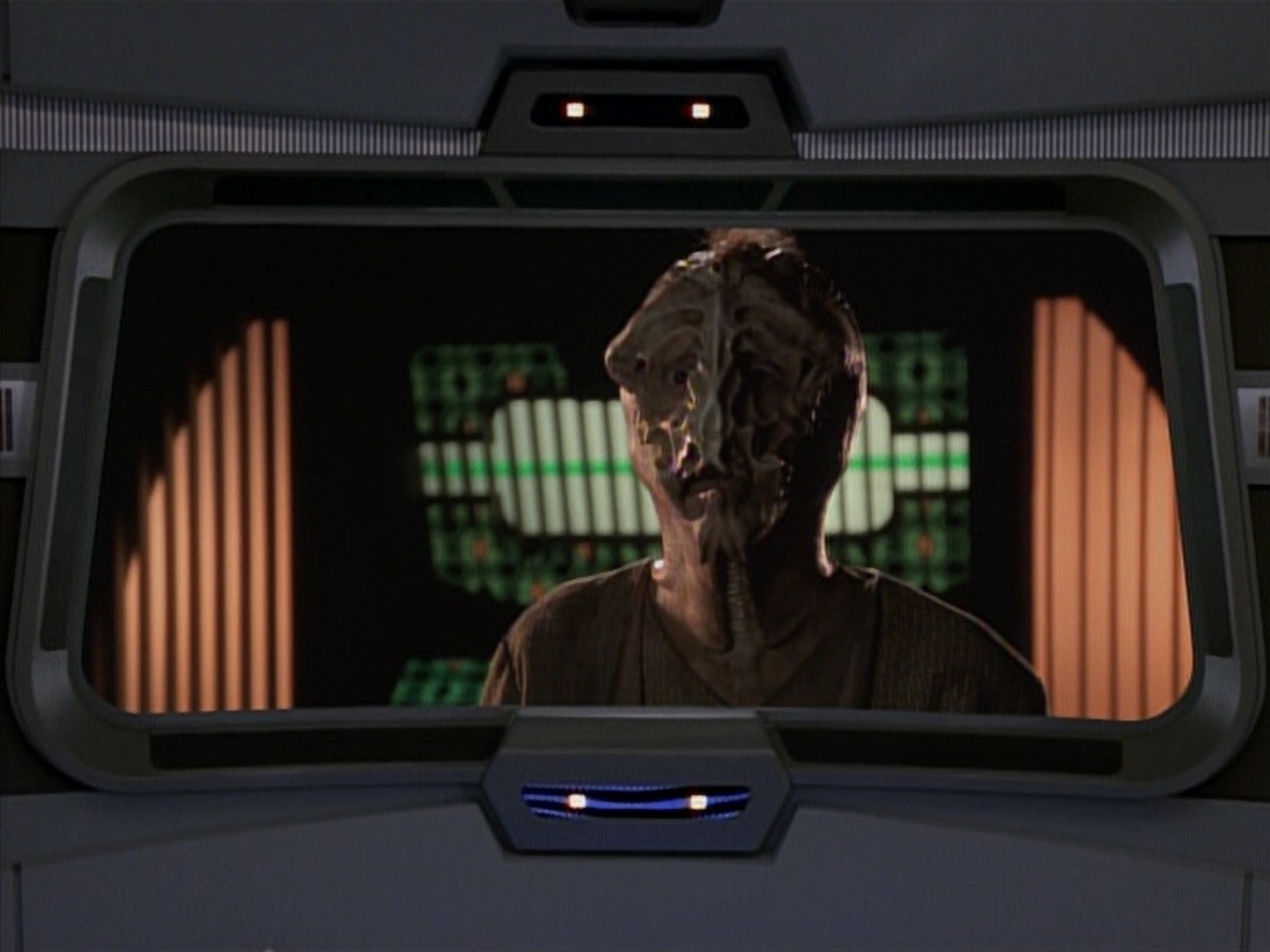 extant_StarTrekVoyager_4x03-DayOfHonor_3903.jpg