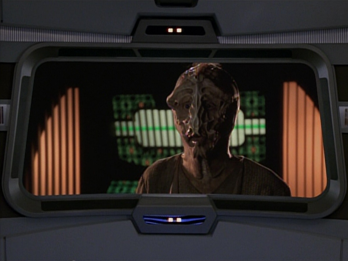 extant_StarTrekVoyager_4x03-DayOfHonor_3919.jpg